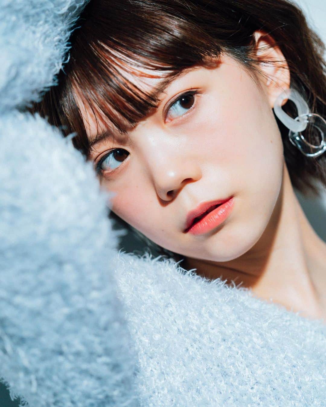 千田麻実のインスタグラム：「今までにない感じ、素敵なデータ貰ったのでちょこちょこ載せていきます🧼⠀ ⠀ 📸photo : @yu_t_0827 ⠀ 💄hairmake : @rina.1007.s ⠀ ⠀」