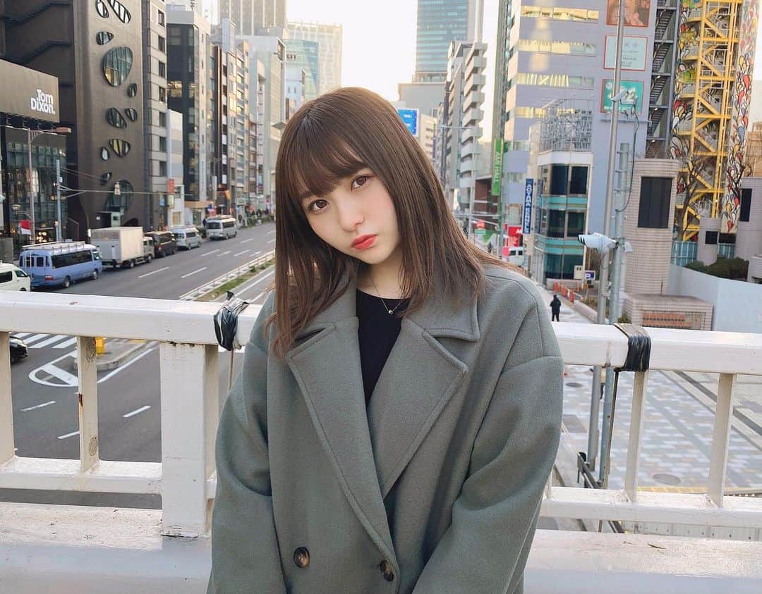 のインスタグラム：「土日何してるのー！！( *´ρ`)」