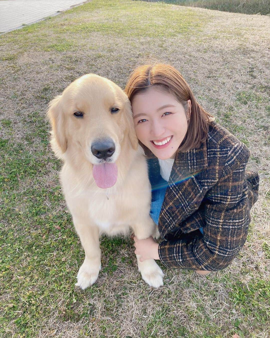 今田美奈さんのインスタグラム写真 - (今田美奈Instagram)「🐶😄⛅️. 今年初のオンライン握手会でした！ 直接は会えなくても、 こうして応援してくれること本当に感謝です🥲 . いつもありがとうございます♪ 改めて今年も宜しくお願いします。  . . . #ゴールデンレトリバー#ゴールデンレトリバーのいる生活#ゴールデンレトリバーのいる暮らし#犬のいる暮らし#犬のいる生活#犬#いぬすたぐらむ#dog#dogstagram#doglover#doglover#goldenretriever#goldenretrieversofinstagram#retriever#골든리트리버#리트리버」1月16日 20時33分 - _minaimd.j_