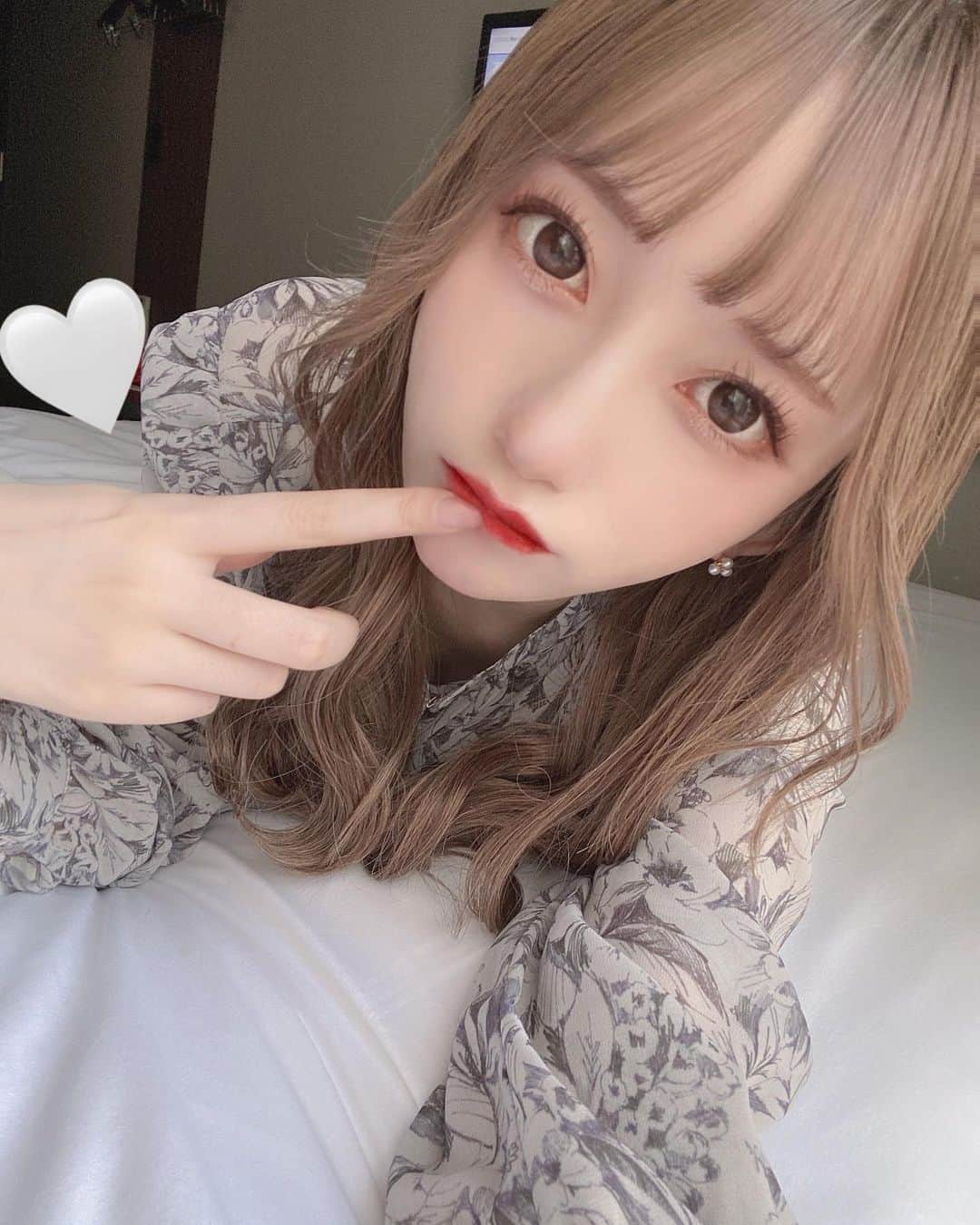 jurinaのインスタグラム：「ポーズうざくてすみません🙇‍♀️」