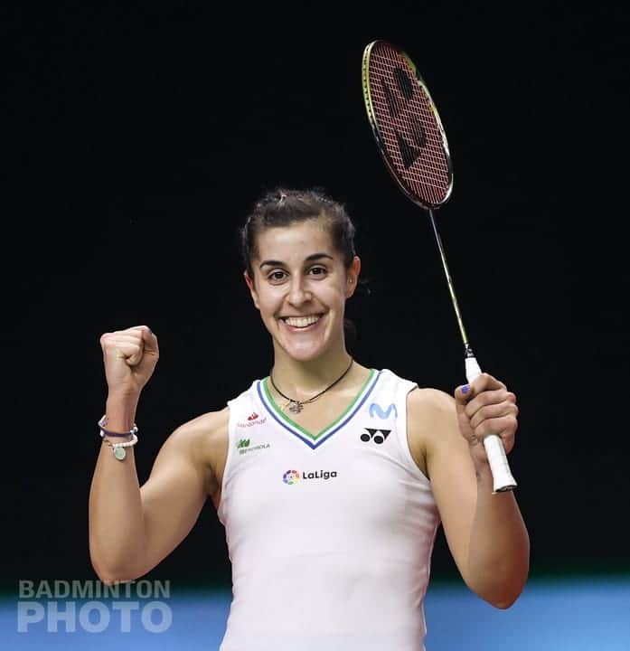 キャロリーナ・マリンのインスタグラム：「¿Listos para la final? 🔥 Yo sí 😉💪 Are you ready for the final? I am 😉💪  #PuedoPorquePiensoQuePuedo #CourtsAreCalling #YonexThailandOpen」