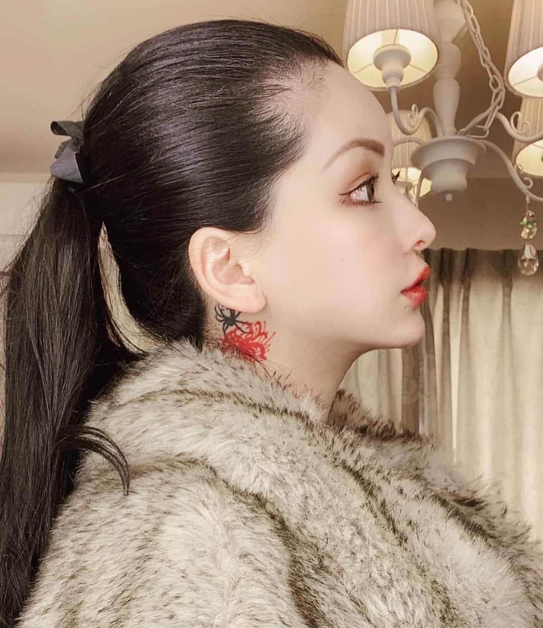 彫師美漸のインスタグラム：「@mirai_princess 🕷❤️ ・ ・ #spidertattoo #刺青 #彫師 #美漸 #彫師美漸 #海老名 #中目黒 #タトゥー #東京タトゥー #tokyo #tattoo #art #fashion #bizenart #bizen #문신　#Bizentattoo  #tattooer #tattooist #tattooartist #tattooart #tattooshop #japanesetattoo」