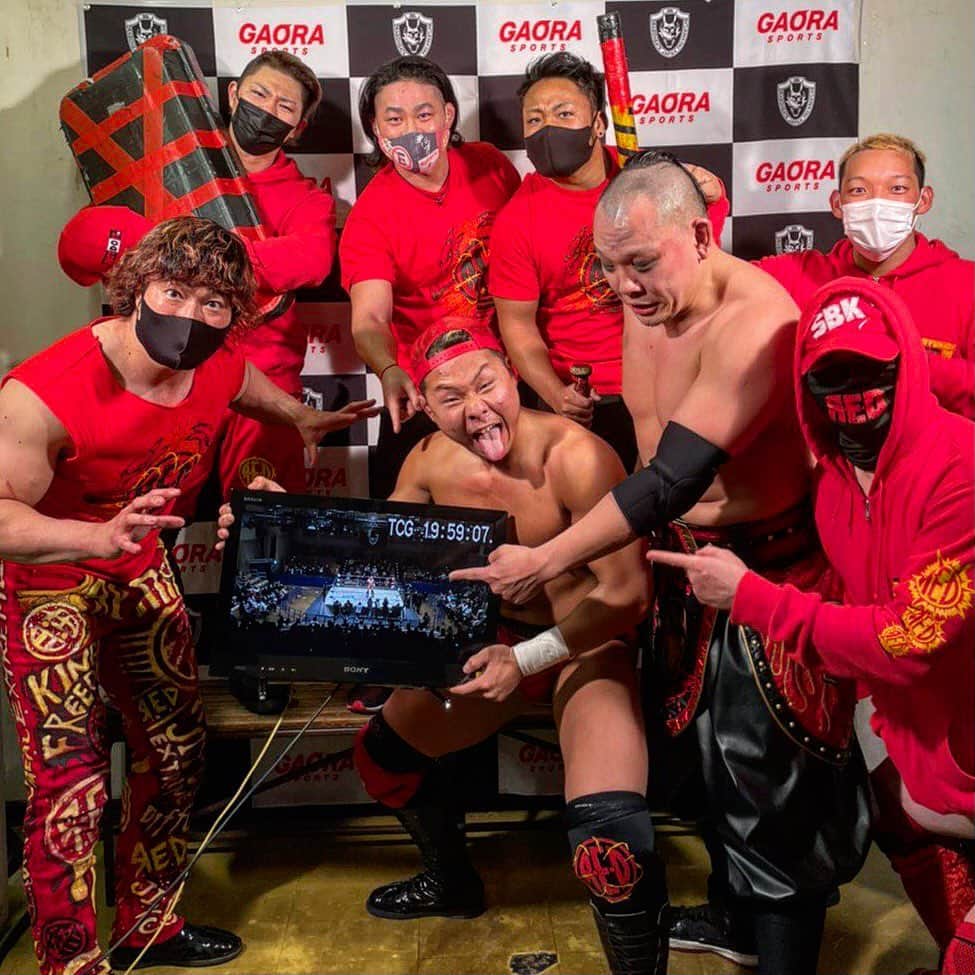 小林瑛太のインスタグラム：「Adios pinche gordo..  #DRAGONGATE #Prowrestling #Eita #Professional #DragongateNetwork #RED #Wrestler #Lucha #NumeroUno #Workout #NoMolestar #Japan #China #Mexico #UnitedKingdom #America #France #india #Istanbul #korea #Turkey #Russia #Indonesia #Italy #Brazil #Germany #Spain  #swag #instagood #photooftheday」