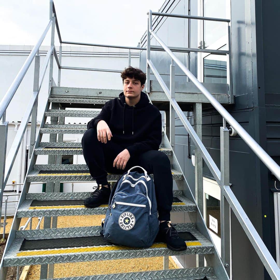 キプリングさんのインスタグラム写真 - (キプリングInstagram)「"Nobody said it was easy, No one ever said it would be this hard" 🎶 Accepting it but (above all) persisting 💪 @vladmuresan21 #LiveLight #motivation」1月16日 21時17分 - kipling