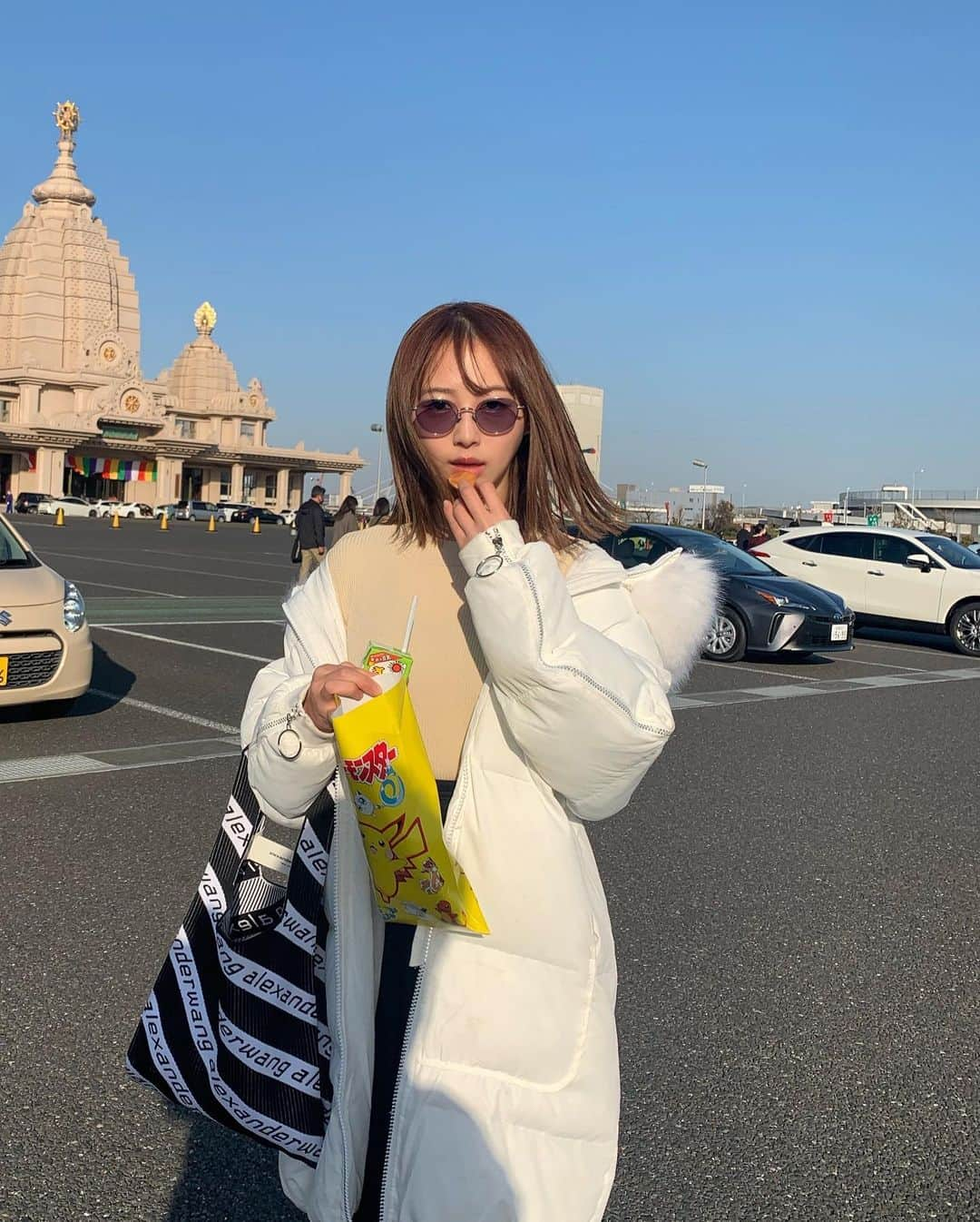 塚本美玲さんのインスタグラム写真 - (塚本美玲Instagram)「安全運転心がけます👮‍♀️﻿ ﻿ ﻿ 紫外線強かったからレンズ濃くなった😎☀️」1月16日 21時19分 - mire_nyan