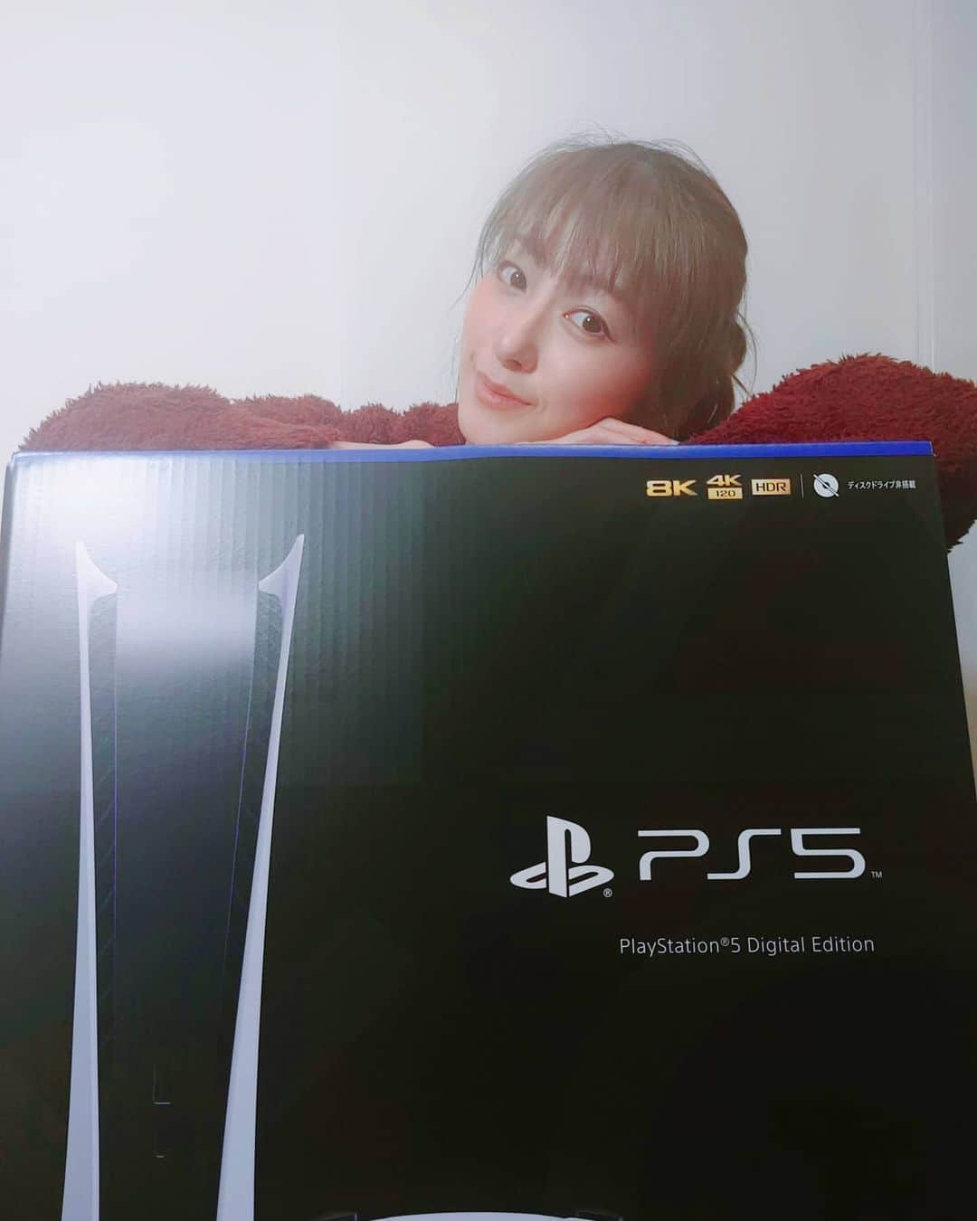 水野まいさんのインスタグラム写真 - (水野まいInstagram)「#ps5 ゲット～❤️. . . 設定がんばります🤩❤️. . . #プレイステーション5 #プレステ5 #playstation5」1月16日 21時32分 - predia_mizuno_mai