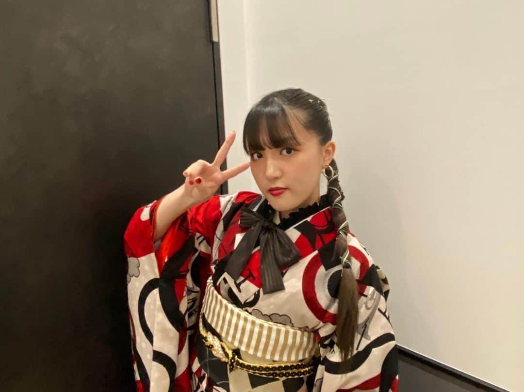 JUNNAのインスタグラム：「「祝成人！JUNNA 大人の仲間入りSP＆アフタートーク」ありがとうございました〜〜〜🎸」