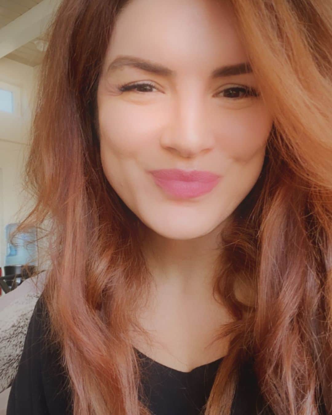 ジーナ・カラーノのインスタグラム：「Love watchin the fights today. 💖 it’s a good day. ☺️ #ufcfightnight」