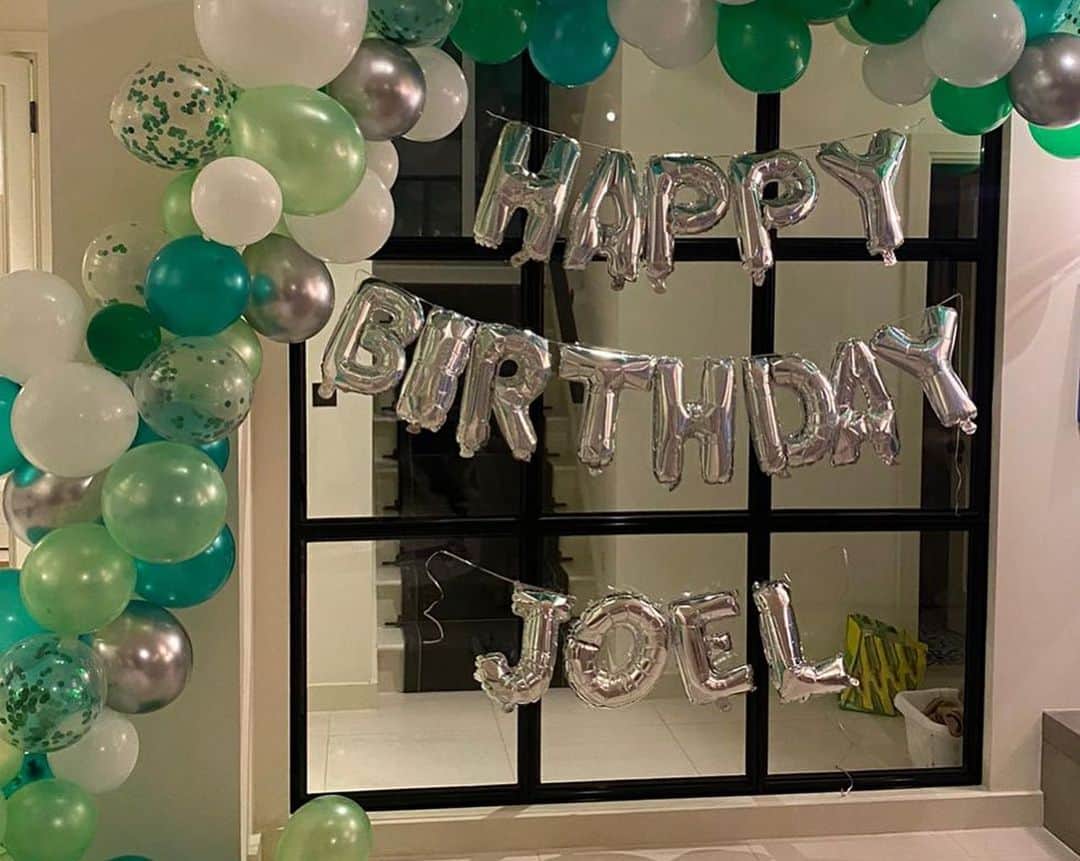 ジョエル・フェルトマンのインスタグラム：「Nice to come home like this and with the three points 😍😉 Thanks for all the lovely birthday wishes! #belatedbirthday #3points」