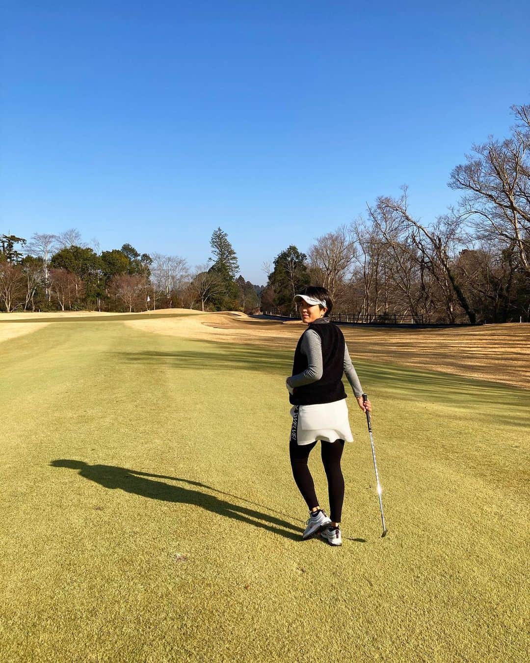 藤本麻子のインスタグラム：「. 久々のラウンドだった〜🏌🏻‍♀️❗️ 良くなってきてる所が たくさん感じられてべりべりハッピー😇👍🏻 . もちろん、まだまだ課題もあるけどねー😁👊🏻🔥 . さぁ、みんな今日もがんばろー😆👍🏻❗️ . . . 良い子のみんな、歩くときは ちゃんと前を向いて歩くんだよ🏃🏽‍♀️笑」