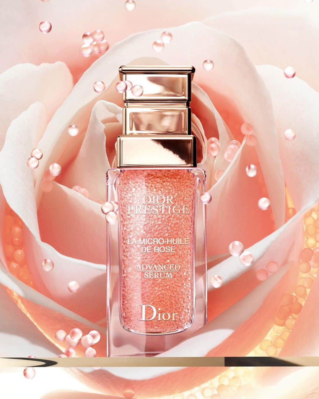 クリスチャンディオールさんのインスタグラム写真 - (クリスチャンディオールInstagram)「La Micro-Huile de Rose Advanced, THE ONE AND ONLY uplifting serum offering 92.5% natural-origin ingredients enabled by a unique and exclusive 9-step formulation. A natural and sensory journey started in 2017. • #diorskincare #diorprestige #rosedegranville #diorscience  @diorskincare」1月17日 7時51分 - dior