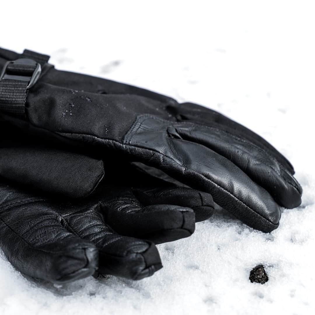 ロスコのインスタグラム：「Cold weather doesn't stand a chance with these gloves. Use Code: IG15 to save 15% off sitewide  valid thru 1/19/21  *Rules & restrictions apply. Retail purchases only and cannot be combined with other offers. #3559」
