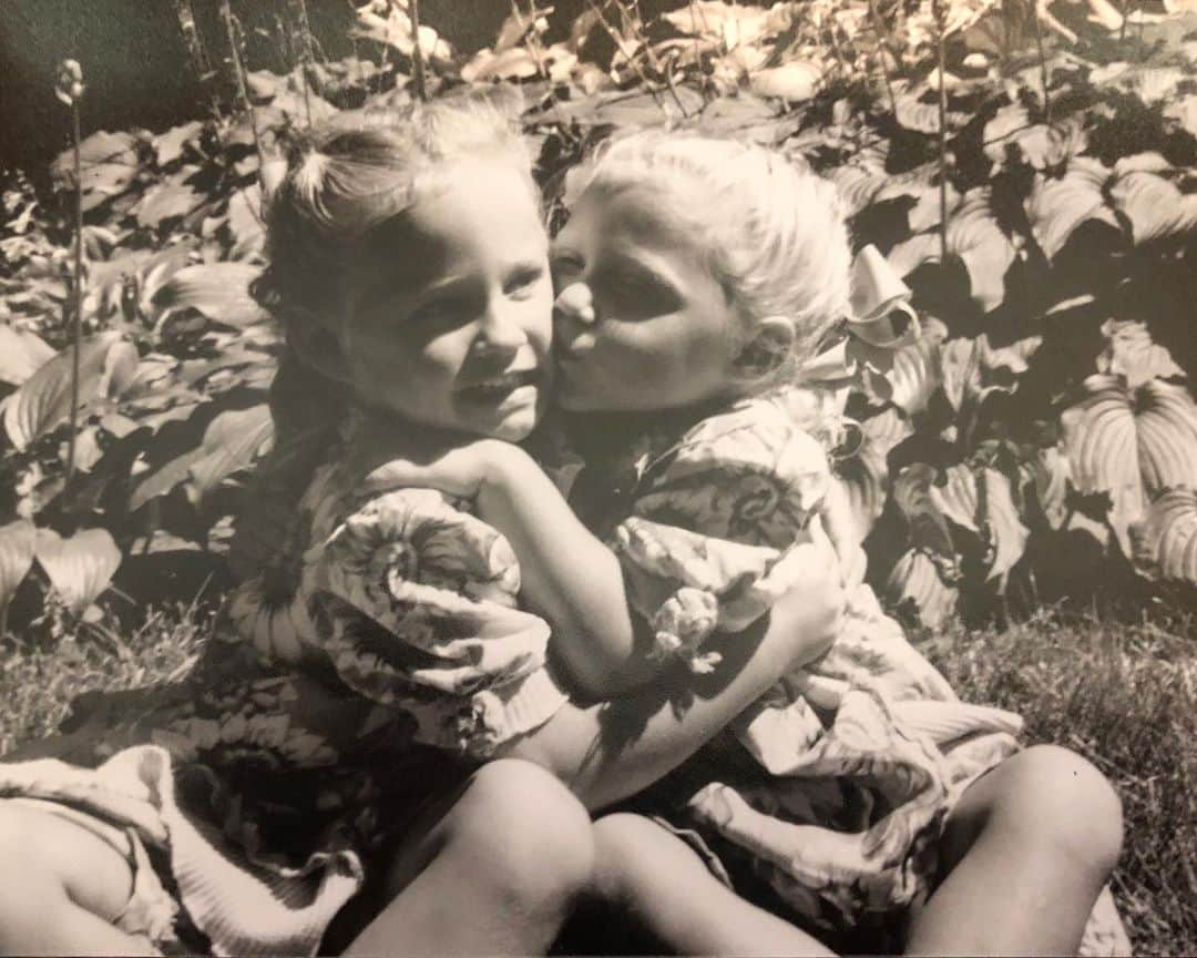 アレクシ・ギレスさんのインスタグラム写真 - (アレクシ・ギレスInstagram)「Happy birthday to my forever bestie and twin, Piper! Love and miss you lots! ❤️👯‍♀️❤️ @pipergilles  * * * #birthday #birthdaygirls #birthdaygirl #bday #twins #twin #twingirls #capricorn #january #januarybaby #bestfriends #best #bestfriend #loveyou #loveyousomuch #missyou #29 #birthdayweekend #skaters #skatergirl #iceskating #fun #funtimes #twinlife #pandemicbirthday #coronabirthday #covidbirthday」1月17日 8時30分 - alexegilles