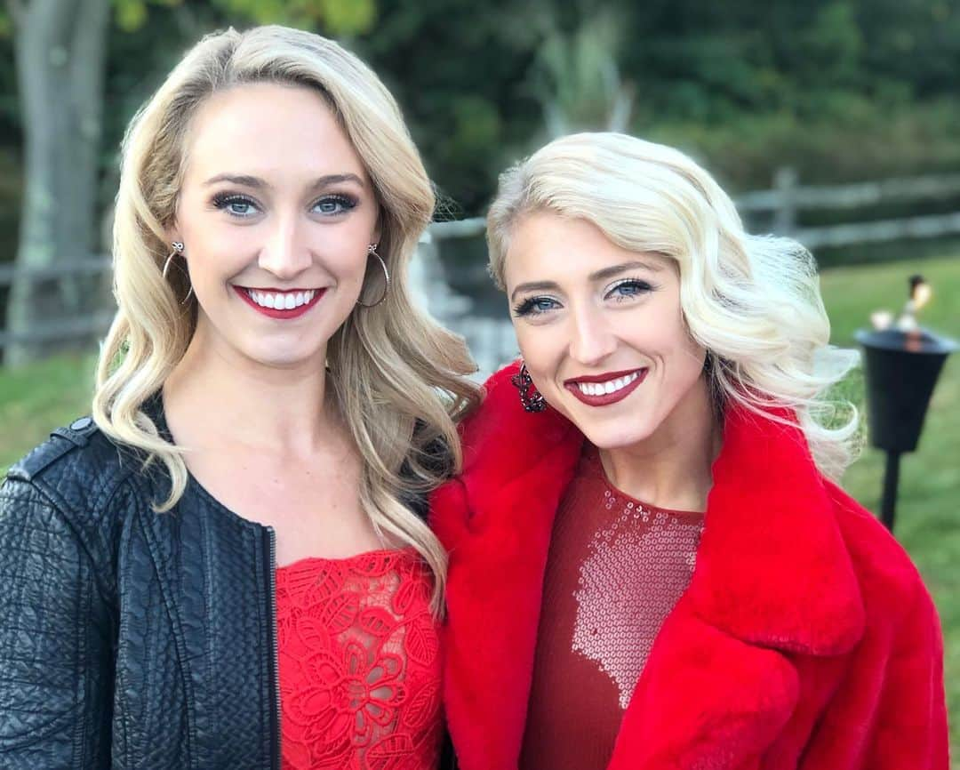 アレクシ・ギレスさんのインスタグラム写真 - (アレクシ・ギレスInstagram)「Happy birthday to my forever bestie and twin, Piper! Love and miss you lots! ❤️👯‍♀️❤️ @pipergilles  * * * #birthday #birthdaygirls #birthdaygirl #bday #twins #twin #twingirls #capricorn #january #januarybaby #bestfriends #best #bestfriend #loveyou #loveyousomuch #missyou #29 #birthdayweekend #skaters #skatergirl #iceskating #fun #funtimes #twinlife #pandemicbirthday #coronabirthday #covidbirthday」1月17日 8時30分 - alexegilles