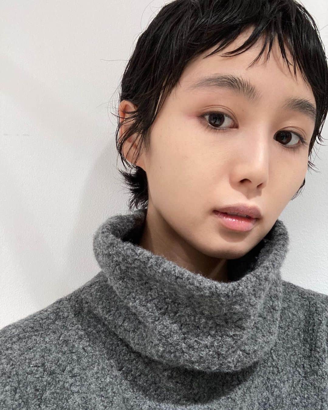 水戸悠夏子さんのインスタグラム写真 - (水戸悠夏子Instagram)「とっても細かい自分のこだわりで、ほんの少しだけまたパーマかけて貰いました。もみあげ周りと、前髪がもう少し曲がったところがポイント。笑 #huone」1月16日 23時42分 - mitoyukako