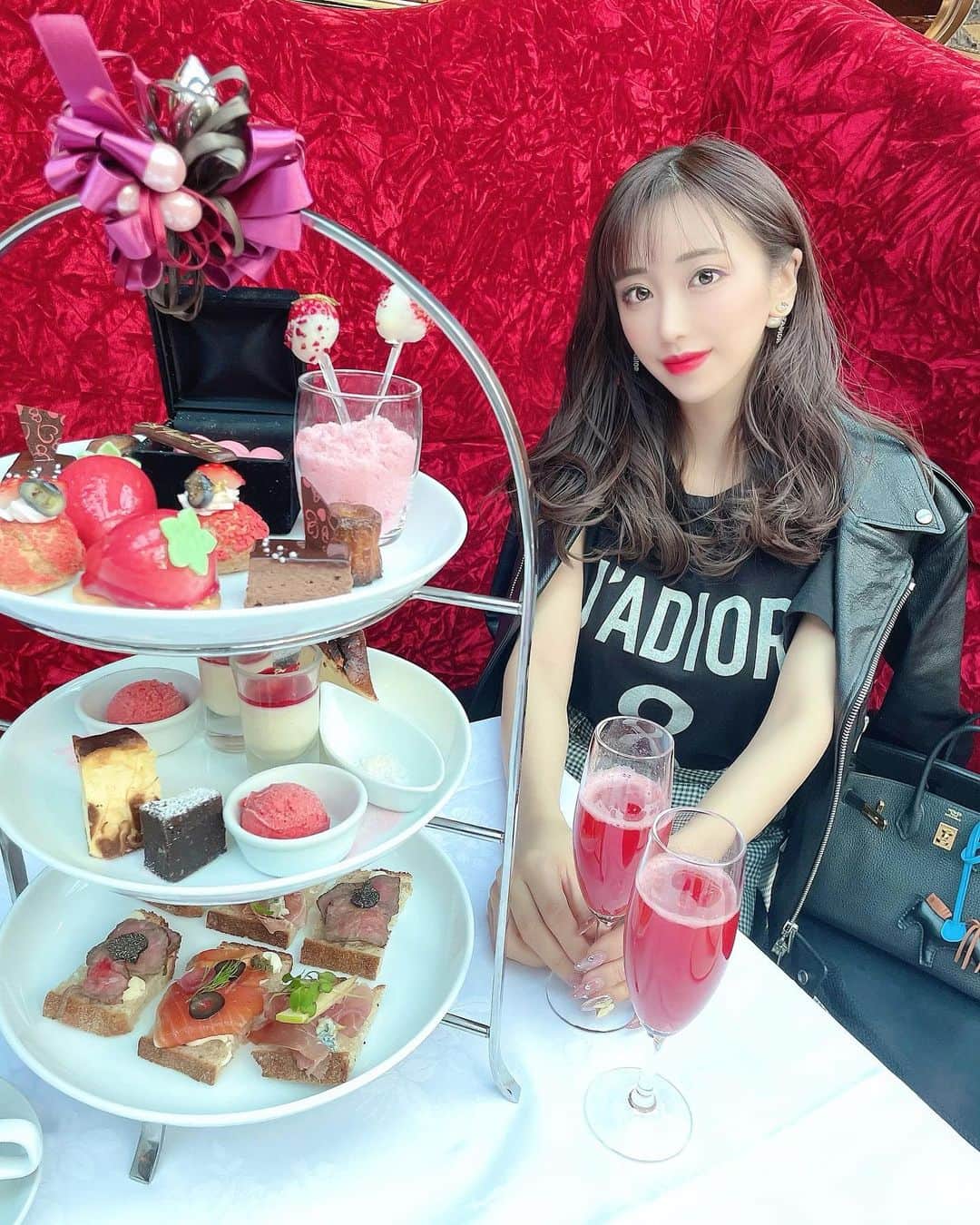 伴かなみのグルメインスタ