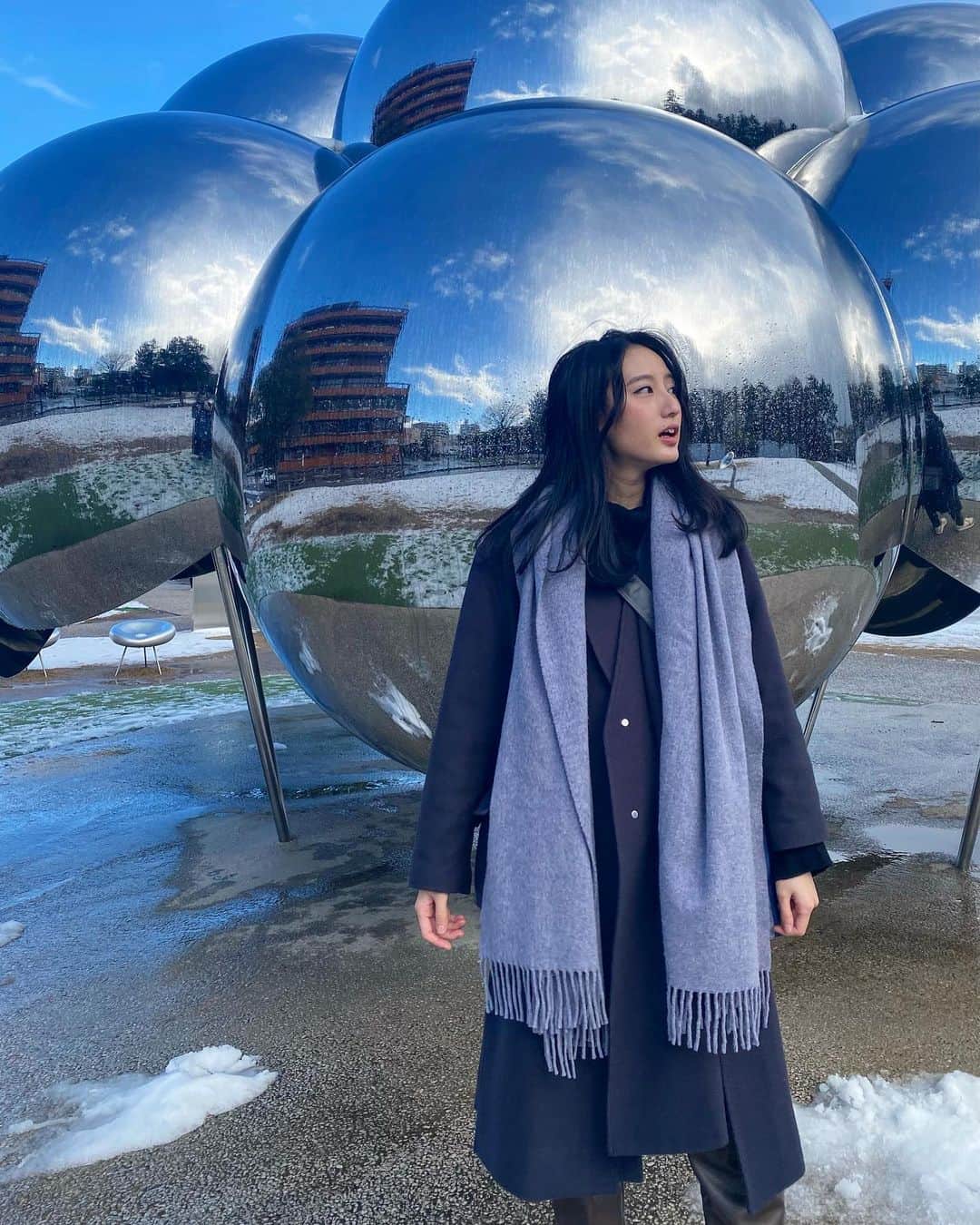 勝俣水稀のインスタグラム：「ㅤㅤㅤㅤㅤㅤㅤㅤㅤㅤㅤㅤㅤ ㅤㅤㅤㅤㅤㅤㅤㅤㅤㅤㅤㅤㅤ 美術館、好きだなぁ❄️ ㅤㅤㅤㅤㅤㅤㅤㅤㅤㅤㅤㅤㅤ 同じ作品を見て、 となりの人は何を考えているんだろう。 ㅤㅤㅤㅤㅤㅤㅤㅤㅤㅤㅤㅤㅤ 色んな人の感性が渦巻いていて 飲み込まれそうになる〜 ㅤㅤㅤㅤㅤㅤㅤㅤㅤㅤㅤㅤㅤ #21世紀美術館 #金沢旅行 金沢旅行、またいきたい。」