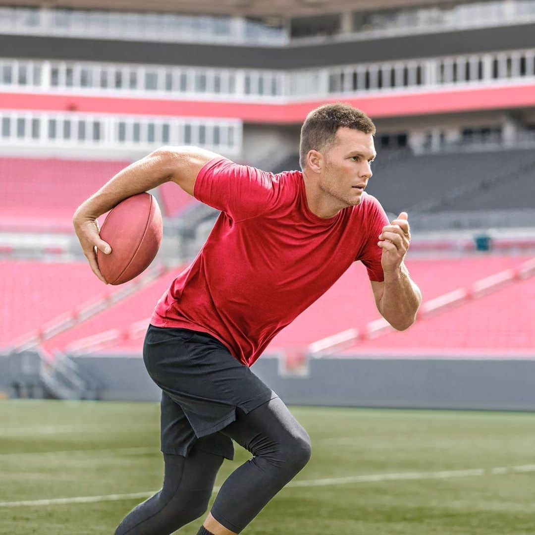 Under Armourのインスタグラム：「New team. New system. Same mission. Focus on the ultimate goal with @tombrady’s Greatest (Tee) ever. Hit link in bio to shop new colors.」
