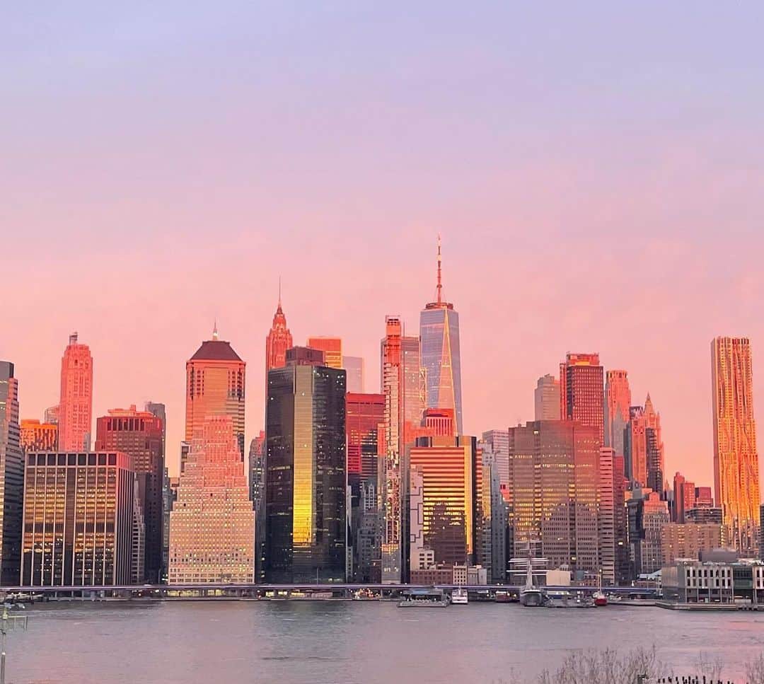 ポール・ベタニーのインスタグラム：「Sometimes I take living in NYC for granted but then sometimes...」