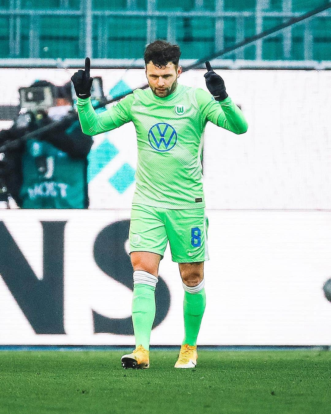 VfLヴォルフスブルクさんのインスタグラム写真 - (VfLヴォルフスブルクInstagram)「How it started, 👉 how it‘s going! #steffen #wobrbl #immernurdu #vflwolfsburg #arbeitfussballleidenschaft #immer_hungrig」1月17日 0時33分 - vfl.wolfsburg