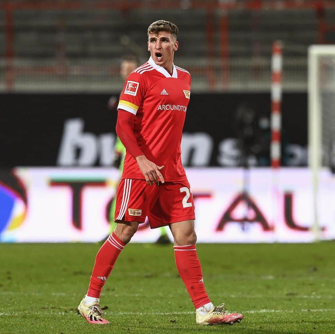 グリシャ・プレメルのインスタグラム：「Nächster Heimsieg gegen @bayer04fussball 😍 Auf in die englische Woche!🔥 #unionberlin #bundesliga #adidas #freitagabend #flutlichtundfeuerwerk」