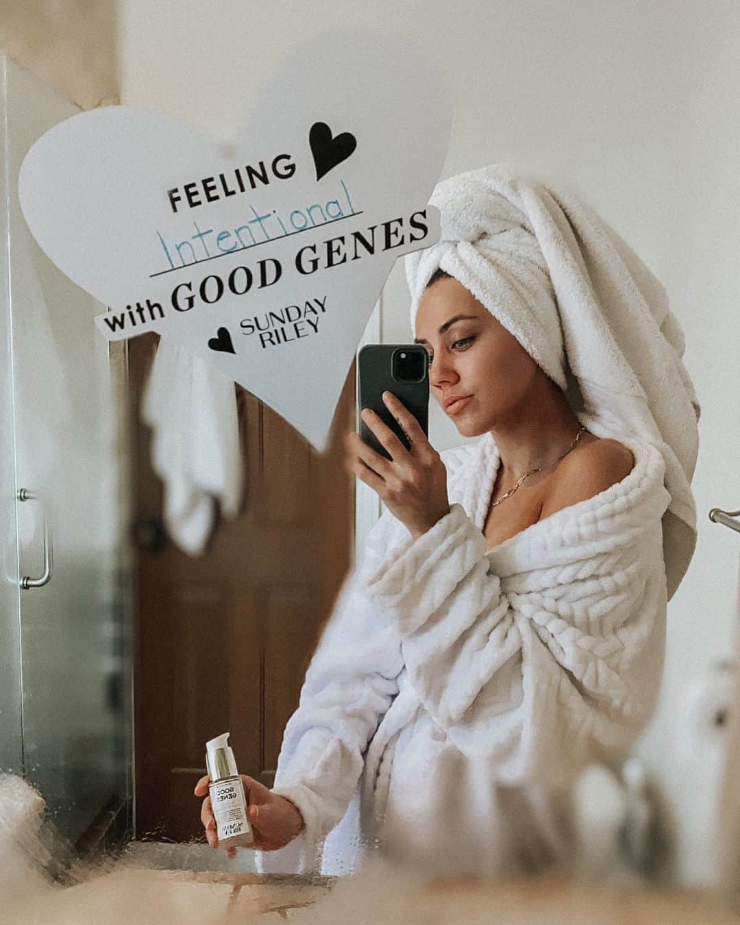 Camden Scottのインスタグラム：「#goodgenesfeeling Intentional! Last year my priority was just to make it through, but 2021 is all about taking back control of my life and doing everything with intention, including the products I use! @sundayriley's Good Genes has been a favorite of mine since I started educating myself on skincare. Lactic Acid is a hero ingredient that sounds too good to be true but somehow isn't. It reduces the look of texture, diminishes wrinkles, reduces acne, increases cell turnover, helps skin hold moisture and files your taxes! Kidding about that last part but you get the idea. 2021 is the year of products that are good for us and good for others so you know if it's not cruelty free, I don't want it. Let me know what word is inspiring your 2021 or what intentions you're setting for yourself. #sundayrileypartner Shop it via my stories @sephora!」
