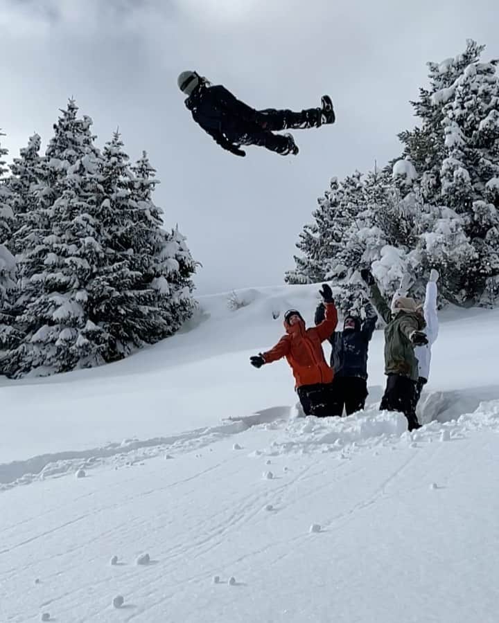 マルクス・クリーブランドのインスタグラム：「@hanne_eilertsen & I got sent today😂 - @norwegian_snowboarding  #goodtimes」