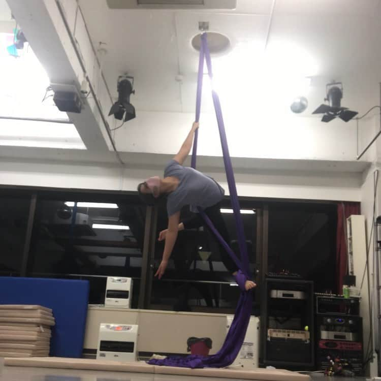 佐々木みえさんのインスタグラム写真 - (佐々木みえInstagram)「明日、練習行けるかなぁ〜  #aerialyoga #aerialsilks #aerial #aerialdance #aerialtricks #aerialist #aerialnation #体幹 #自分磨き #柔軟 #core #継続は力なり #練習 #トレーニング #training #workout #筋トレ #ダイエット #ワークアウト #好奇心 #大事 #空中」1月17日 1時41分 - ruby.sasamin