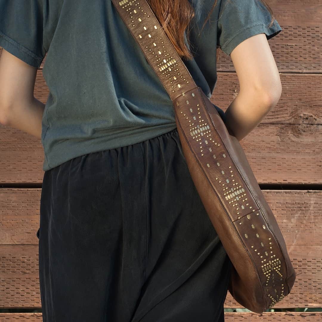 のインスタグラム：「Be Stunning.  Shine Bright.  Save an extra 10% off our sale this weekend.⁠ .⁠ .⁠ .⁠ .⁠ .⁠ #calleencordero #sale #handcrafterd #handbags」
