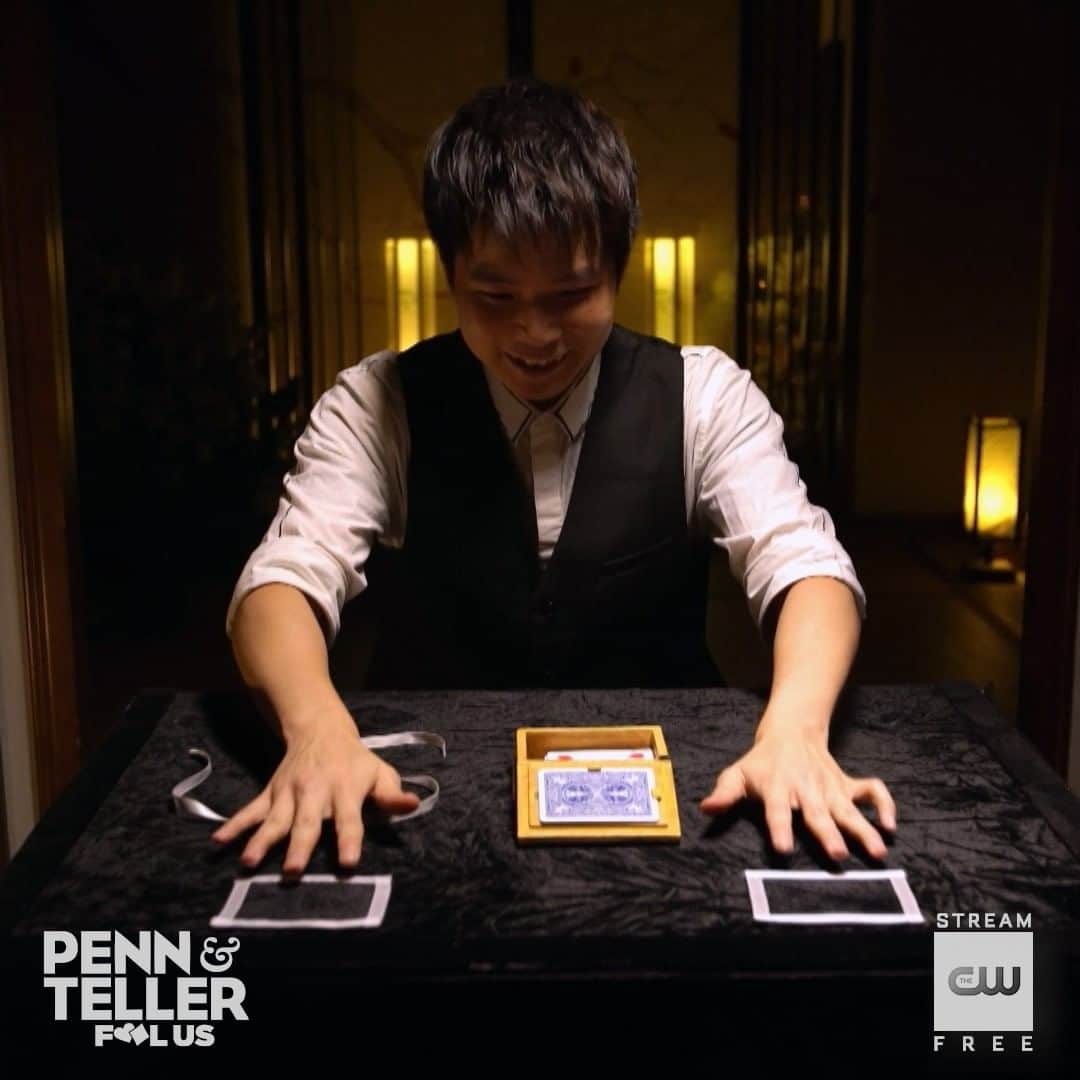 のインスタグラム：「He's got the magic in him! Stream a new episode free only on The CW! #FoolUs」