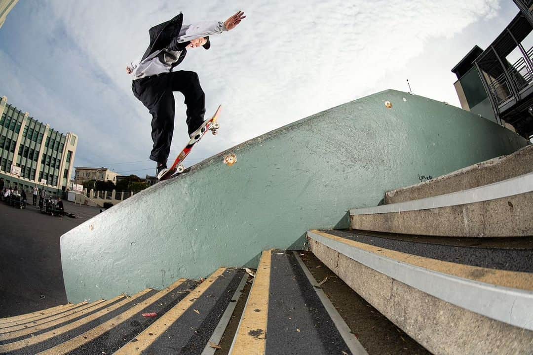 ジェイク・イラーディのインスタグラム：「Back 180 5-0 in the new issue of @thrashermag 💥 Thank you @danz」