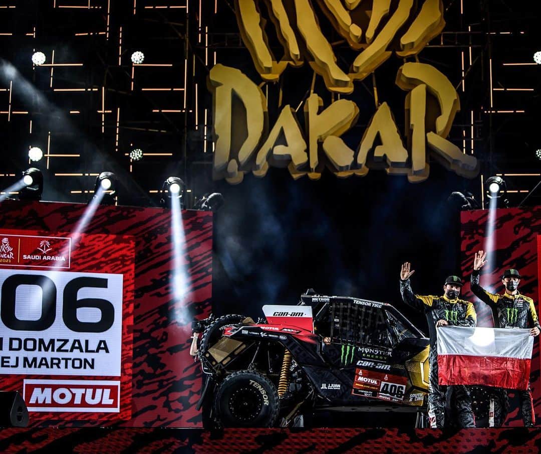 モンスターエナジーさんのインスタグラム写真 - (モンスターエナジーInstagram)「Dakar Rally SSV Vice-Champions 🥈🥉 What a performance start to finish from the entire @MonsterEnergy_CanAm team these past few weeks.   P2 #408 @ajjones.79 @gustavogugelmin   P3 #406 @maciejmarton @aron_domzala   #Dakar2021 #DakarRally #CanAmOffRoad #Rally #OffRoad #Racing #Motorsport #MonsterEnergy」1月17日 2時04分 - monsterenergy