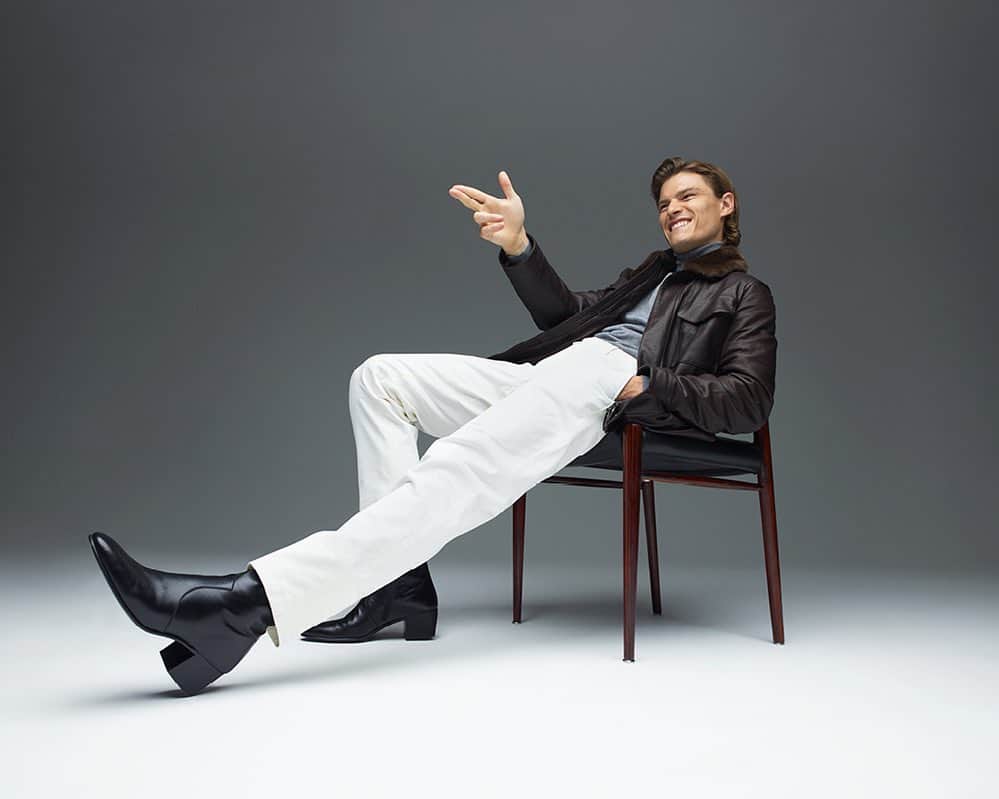カナーリのインスタグラム：「@oliver_cheshire wears #CanaliFW20 leather bomber jacket, sweater and pants in this feature for @stylemagazineitalia. From the best #CanaliEditorials of the season. #Canali1934 #menswear #fashioneditorial」