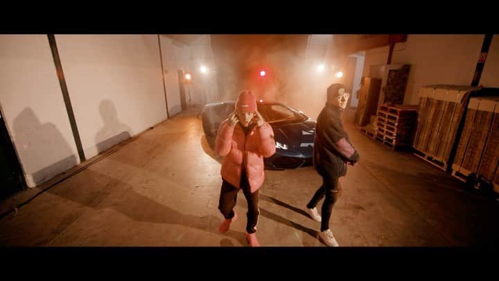 Bars and Melodyのインスタグラム：「Santorini X lil missy MV is a movie... L1Nk 1n b10 🥵🤒」
