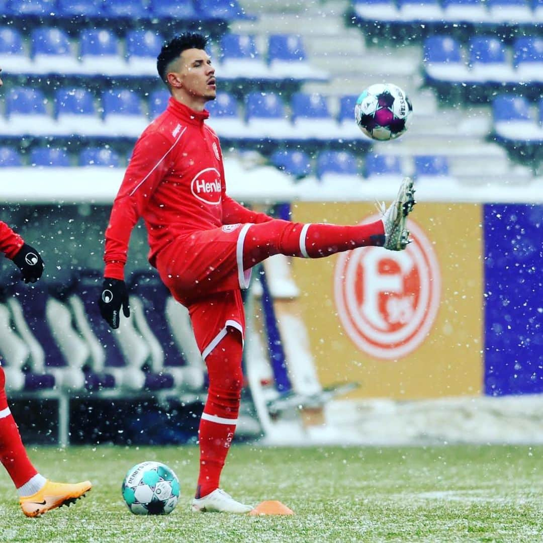 アルフレッド・モラレスさんのインスタグラム写真 - (アルフレッド・モラレスInstagram)「Efforts are better than words! 💭⚽️Another important win!」1月17日 2時24分 - alfredo1008