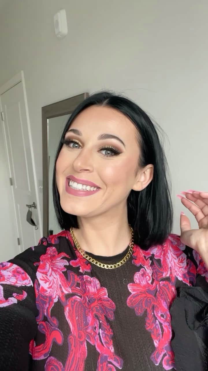 the Balmのインスタグラム：「Just for fun 🤪 Had to try this this trend! full face feat. Meet Matt(e) Nude Palette, Schwing eyeliner, Star Struck lashes, Will Powder and Bronzilla 💋」