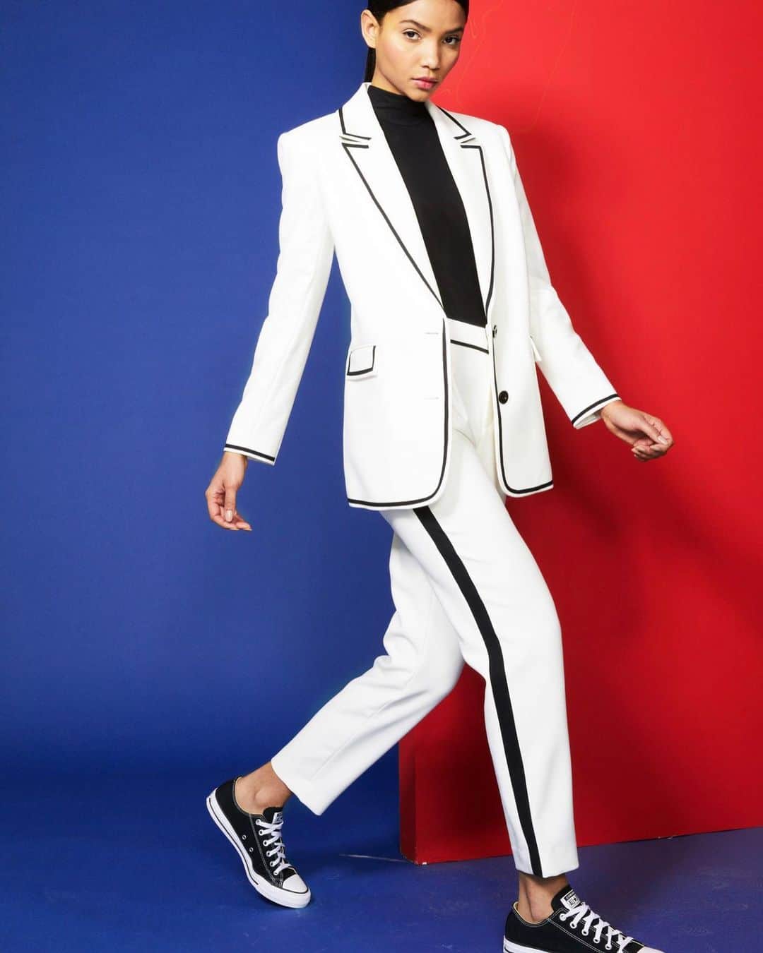 アリス+オリビアのインスタグラム：「White House vibes!!! I’m loving this suit (the pants have a Quarantine friendly waistband too!)」