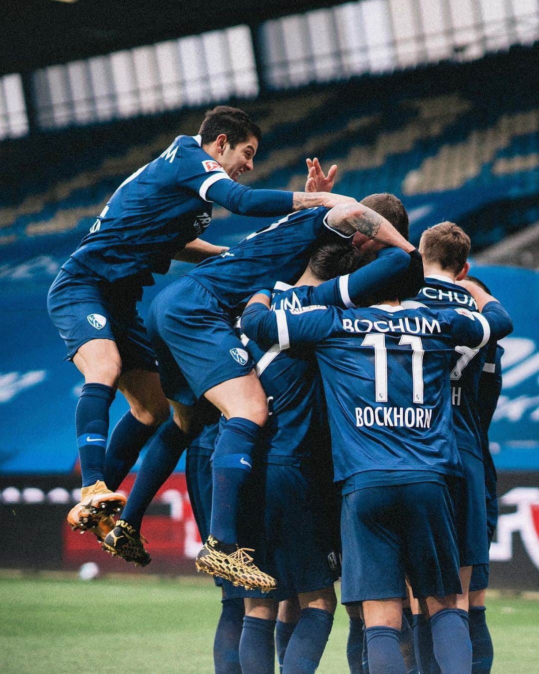 クリスチャン・ガンボアのインスタグラム：「Jaaaaaaaaaa  vamos 🤙🏻🤙🏻.. Heimsieg +3 🙌🏽🙌🏽💙💙💙」
