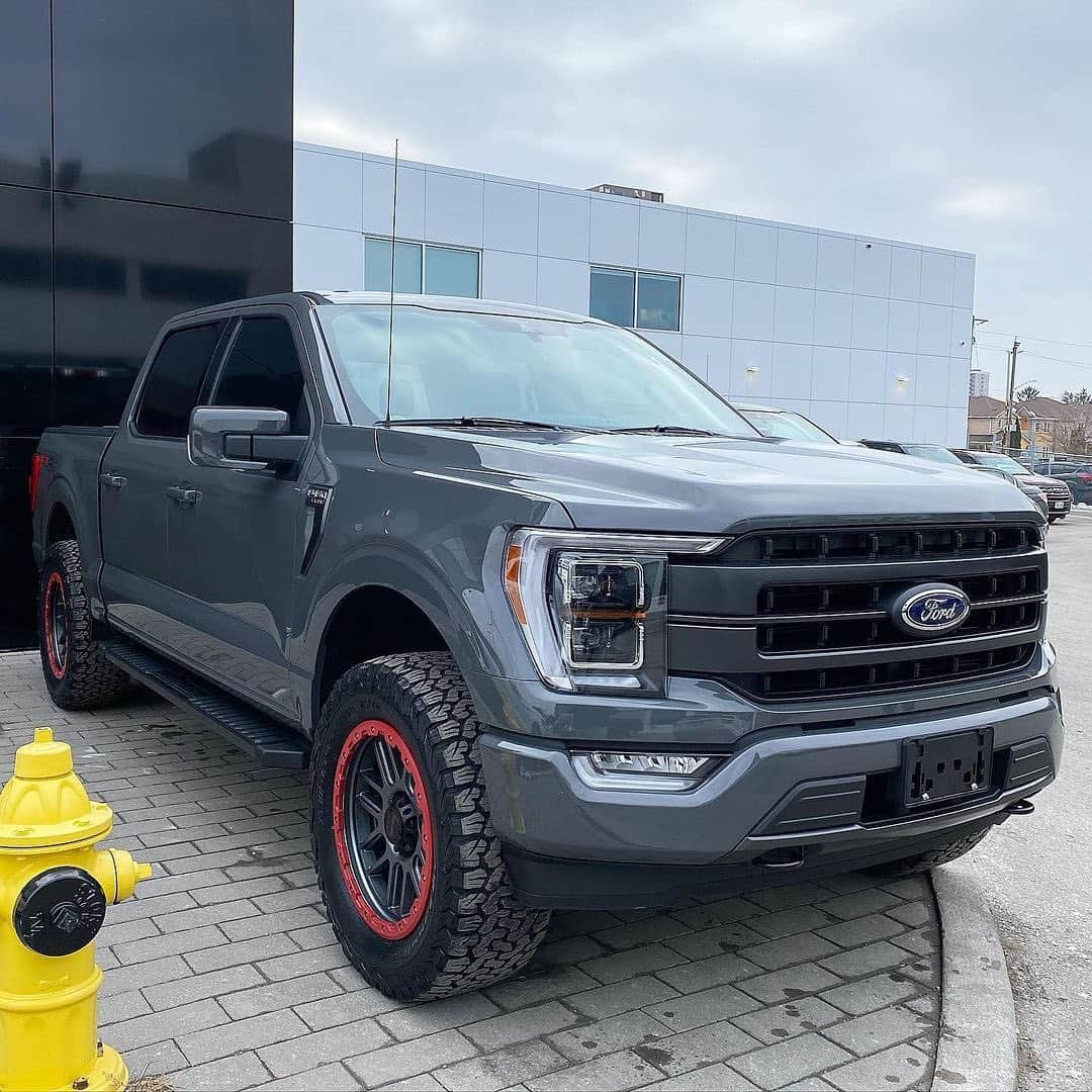 CarsWithoutLimitsさんのインスタグラム写真 - (CarsWithoutLimitsInstagram)「New Arrival to @yongesteelesfordlincoln #FORSALE immediate delivery a 1/1 Brand New #2021 #FORD #F150 #Lariat #502A in #LeadFoot with #RoushPerformance 20” wheels. Visit our showroom now #GTA by Appointment Only Monday-Saturday from 9am to 7pm. “The Best Ford Deals In #Toronto Are At Yonge Steeles Ford Lincoln..” Why pay more elsewhere 🇨🇦❓We have 250 Brand New 2021 #Ford #F150 #300A #301A #302A #502A for sale shop www.YSFL.ca now  SHOP US TO SAVE 💲💲」1月17日 3時39分 - carswithoutlimits