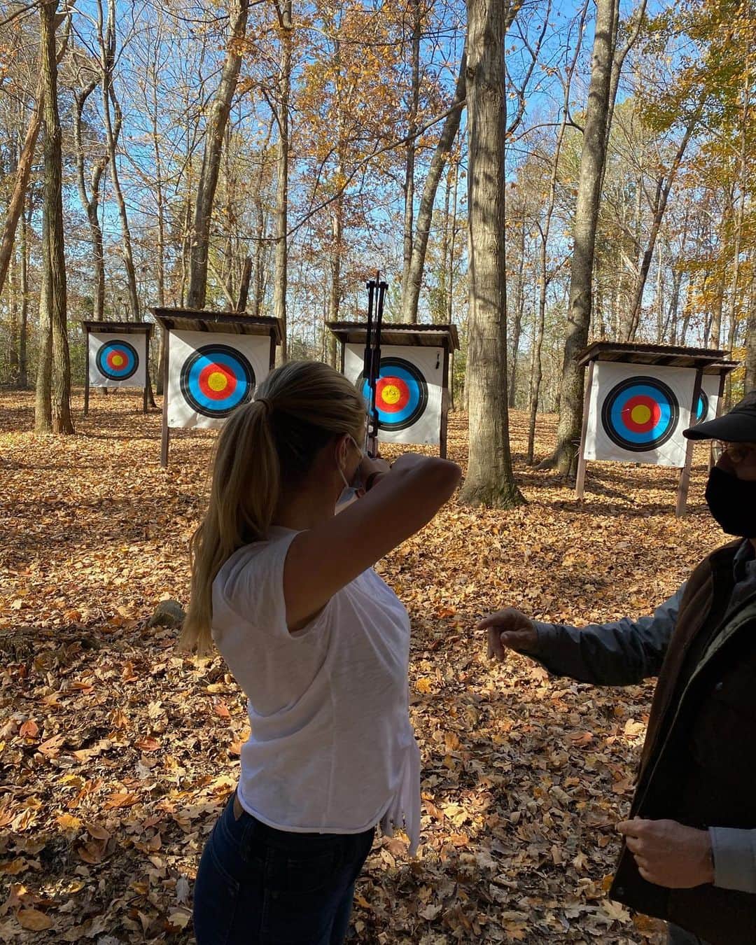 ケイト・アプトンのインスタグラム：「Who knows what 2021 will throw at us... might as well be prepared 🤣🏹」