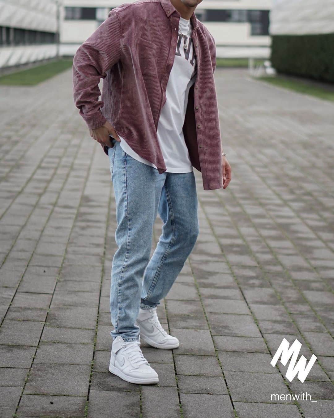 Men Withのインスタグラム：「Really cool outfit worn by our dear friend @whoismarkuss 👌🏽 #menwithstreetstyle」