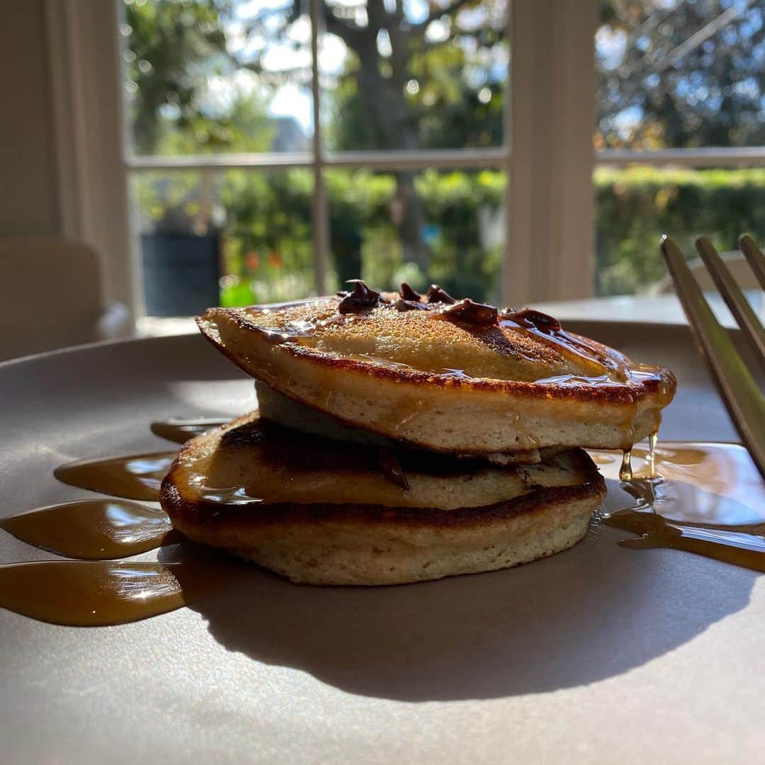アダム・シャピロのインスタグラム：「Albee’s getting those GOOD PANCAKES today」