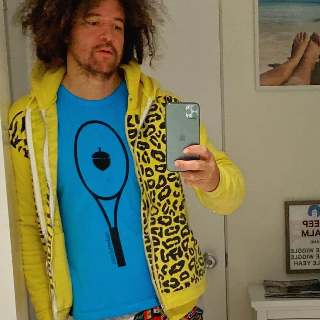 レッドフーのインスタグラム：「Who’s a racket nut like me? @racketnut」