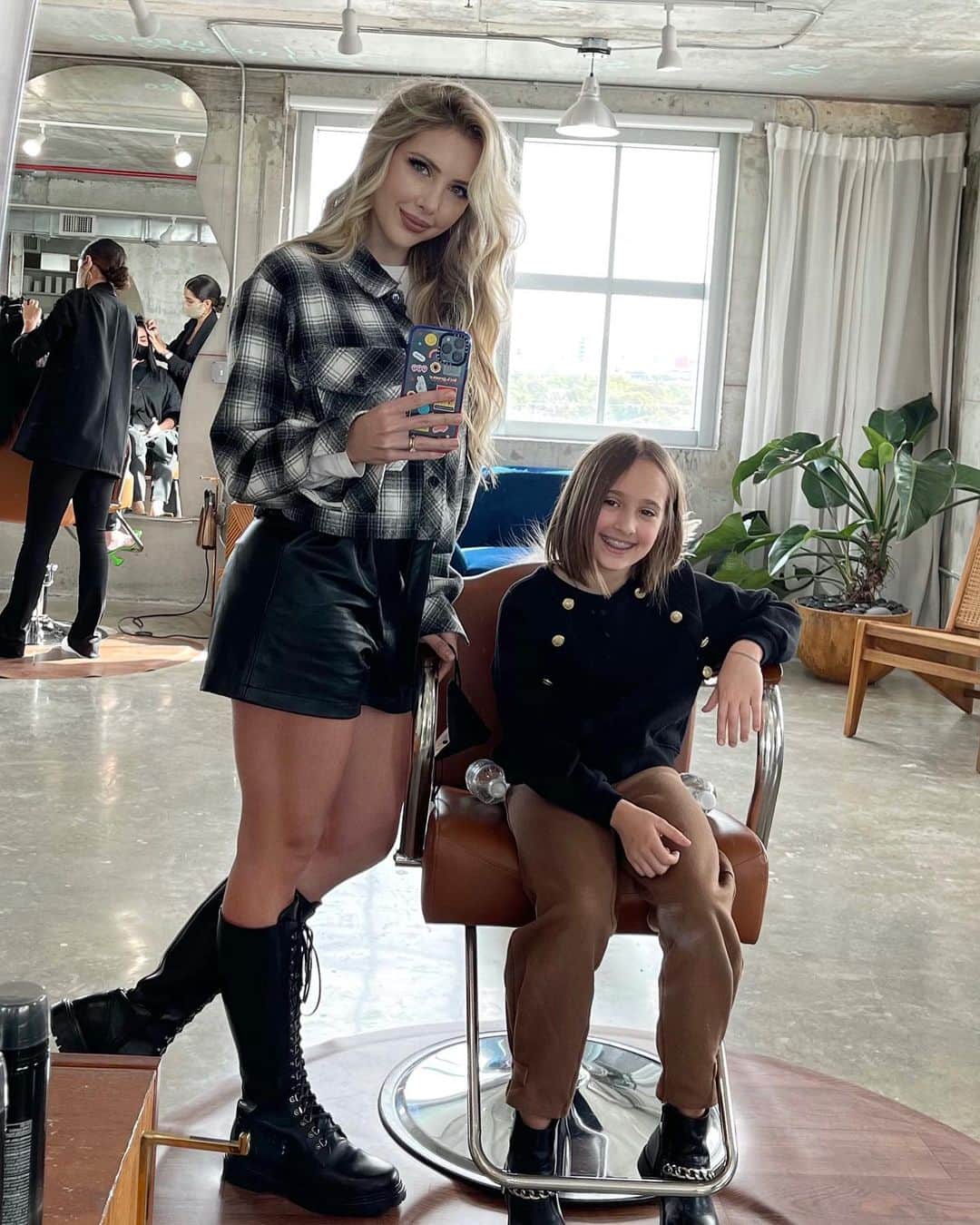 Sascha Barbozaのインスタグラム：「Cambio de look 💁🏼‍♀️✨」