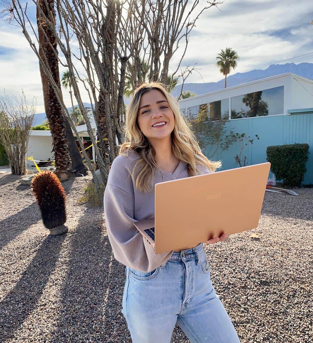 Monica Churchさんのインスタグラム写真 - (Monica ChurchInstagram)「As I have been transitioning into a career in real estate combined with my youtube channel, having a reliable laptop is essential. I love my @MSI Modern 14 series laptop. The powerful processor combined with military-grade durability makes it ideal for an adaptable lifestyle. Check out the link in my bio to learn more about the features of this laptop and what a day in my life as a real estate agent looks like! #Ad」1月17日 4時52分 - monicachurch