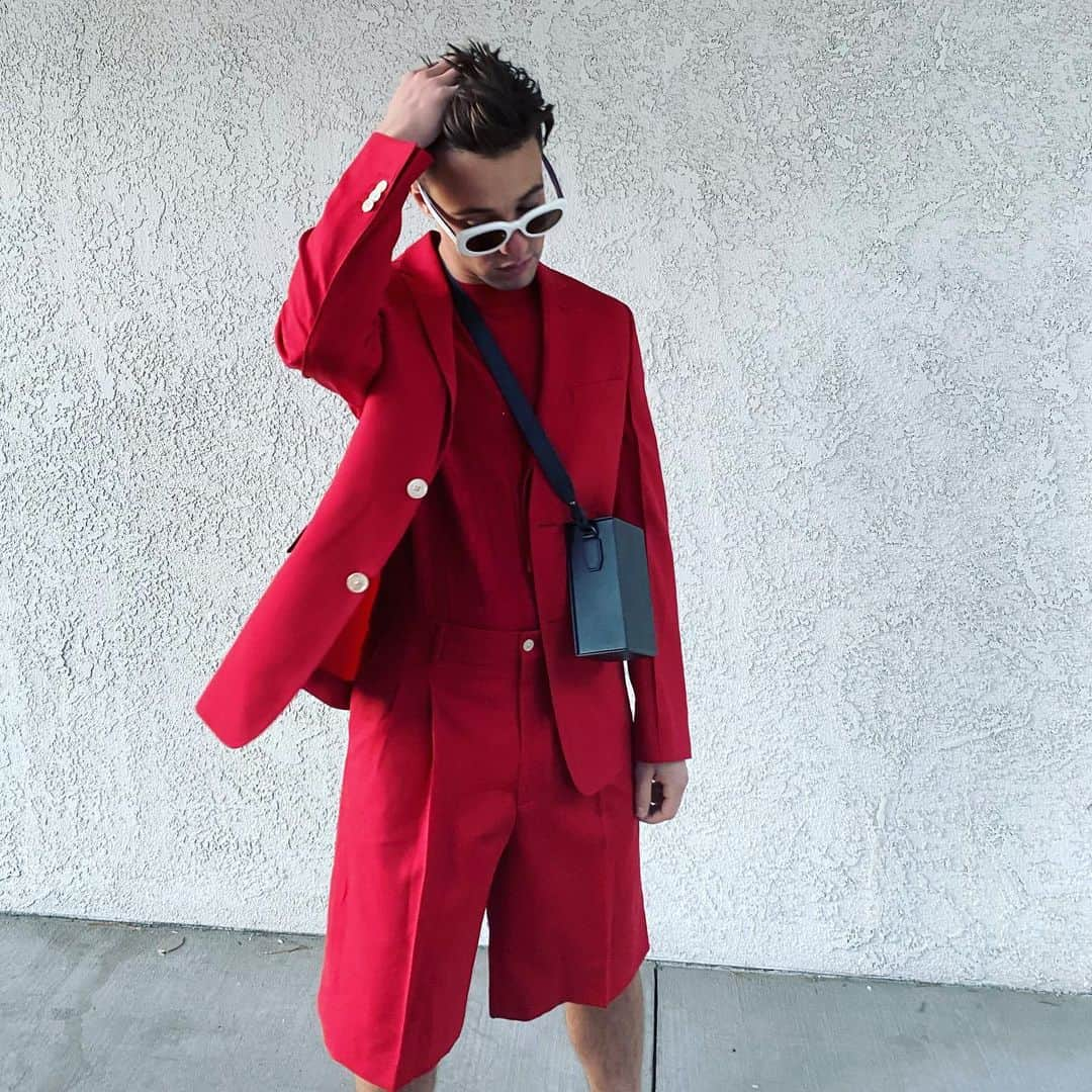 キャメロン・ダラスさんのインスタグラム写真 - (キャメロン・ダラスInstagram)「Fendi show is always 🔥 - taking over on @voguehommes as well!      *   @fendi     *   #Fendi     *   #FendiFW21     *   #FendiFriends」1月17日 5時19分 - camerondallas