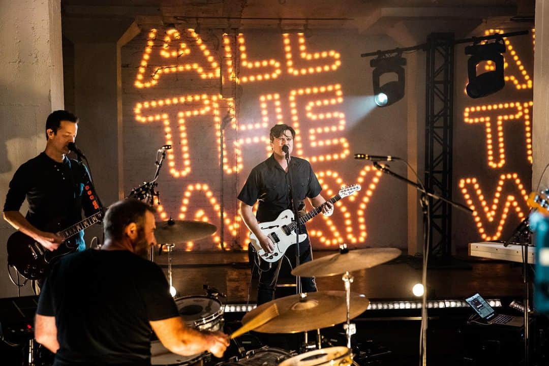 Jimmy Eat Worldのインスタグラム：「Thank you to everyone who tuned into the first of the #PhoenixSessions  Chapter X - Surviving! We set out to deliver something worthy of our fans and we're so grateful for the support. 🙏   If you missed the premiere, you can still grab a ticket to watch #Surviving now before it expires on Monday. And also be ready for the upcoming #Futures & #Clarity. jimmyeatworldlive.com」