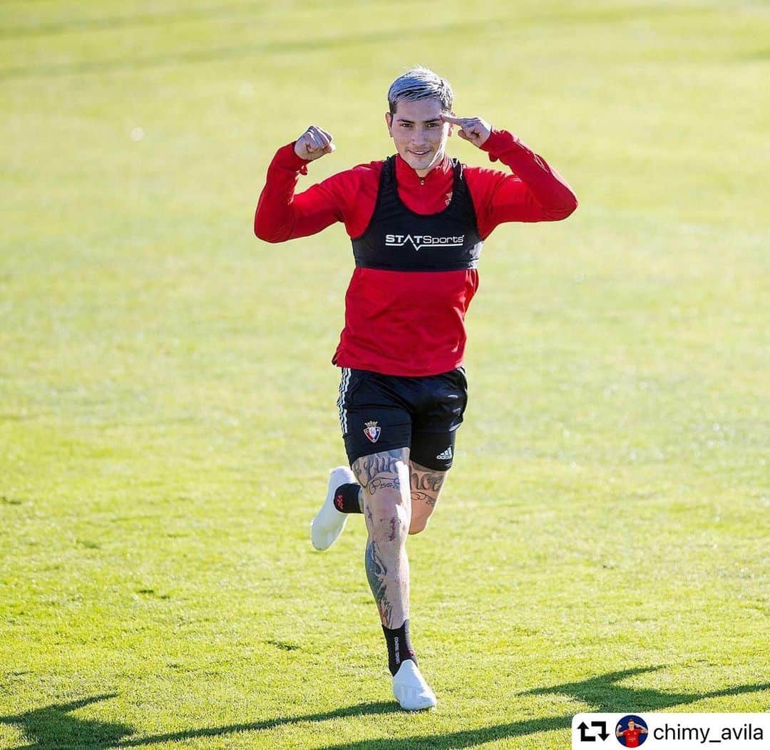 LFPさんのインスタグラム写真 - (LFPInstagram)「🔙❤️⚽️ Nice to see you AGAIN, @chimy_avila!  🔙❤️⚽️ ¡Encantados de verte DE NUEVO, #Chimy!  #Osasuna #LaLiga #LaLigaSantander #Football #YouHaveToLiveIt #HayQueVivirla」1月17日 6時00分 - laliga