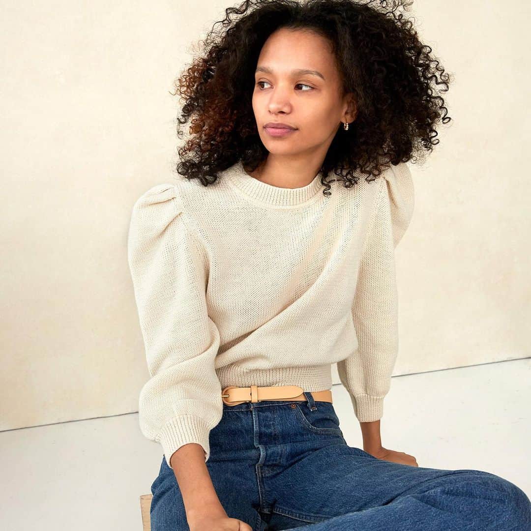 レフラーランドールのインスタグラム：「We still have a few of our wool puff sleeve sweater in cream on our site, a perfect staple for the cold months ☁️」