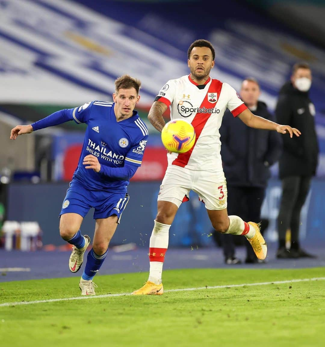 レスター・シティFCさんのインスタグラム写真 - (レスター・シティFCInstagram)「The Foxes still lead 1️⃣-0️⃣ after an hour played 🦊😇  #LeiSou • #lcfc • #PL」1月17日 6時18分 - lcfc